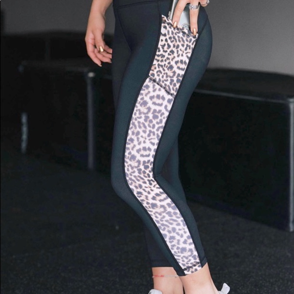 ZYIA - Leggings 🖤🤎 GREAT DEAL! Size 12 Leopard Brilliant Hi-Rise Capri 20”